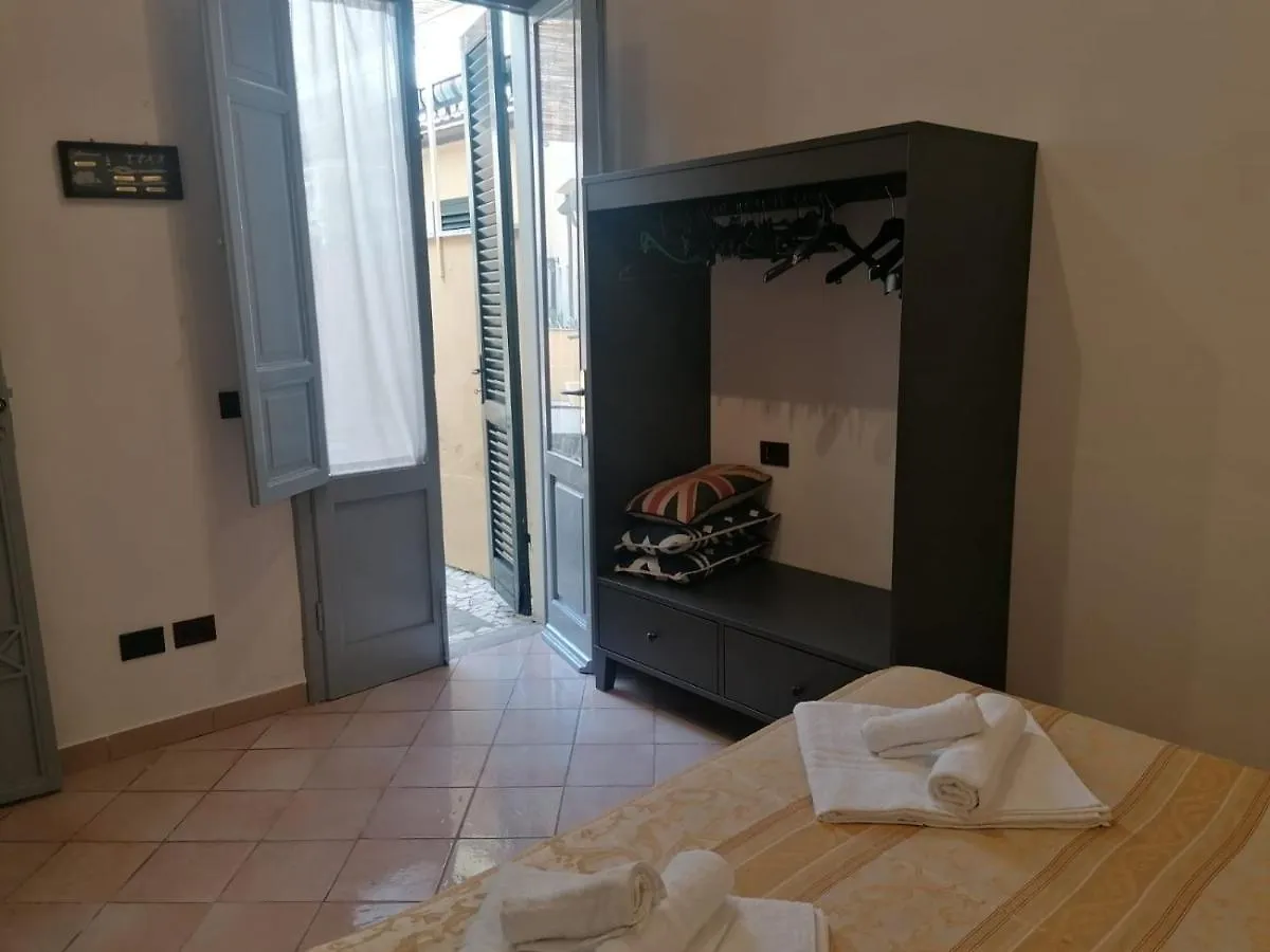 La Casina Giramondo Di Ele Viareggio 0*,  Italy