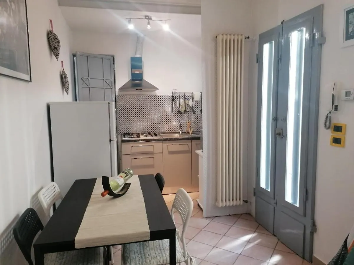 La Casina Giramondo Di Ele Viareggio Holiday home