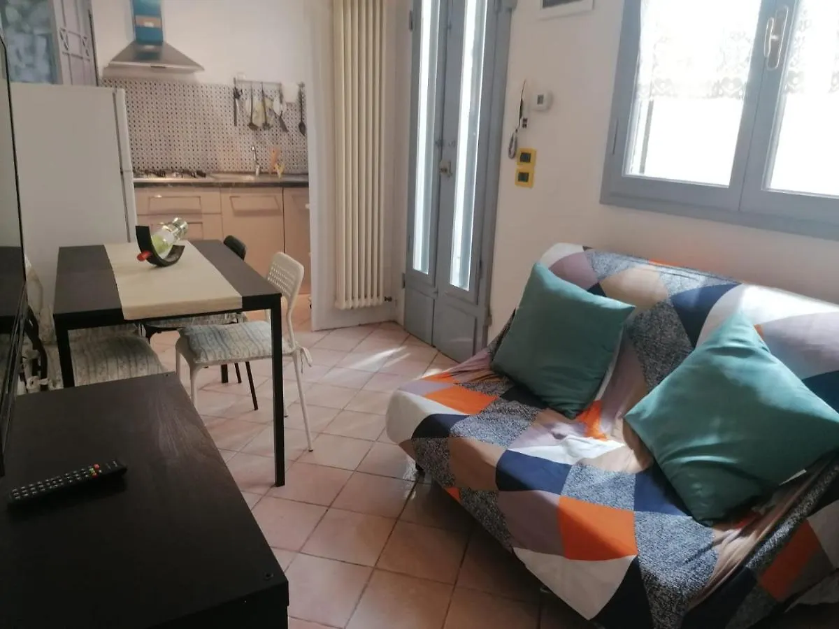 Semesterbostad La Casina Giramondo Di Ele Viareggio Italien